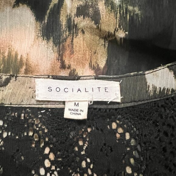 Semi-sheer floral top - Picture 5 of 5